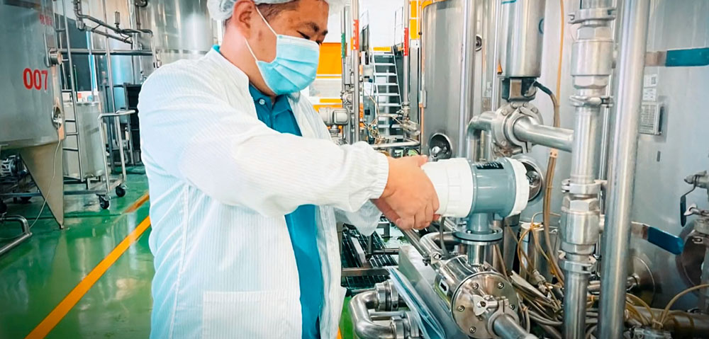 tri-clamp flow meters for hygienic process systems
