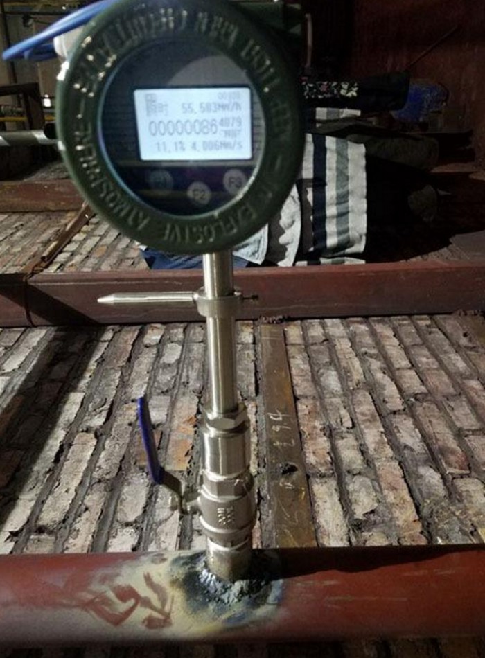 Thermal dispersion mass flow meter