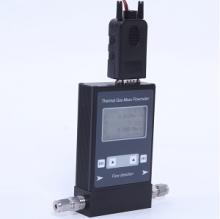 Thermal mass flow meter for lab gas