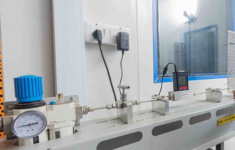small flow meter for laboratory research