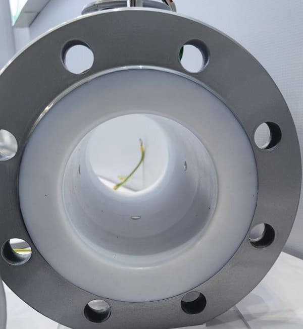 Chemical flow meter with PTFE/PFA liners