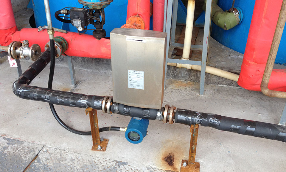 Coriolis natural gas flow measurement applications