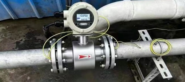 Đồng hồ đo lưu lượng từ tính dùng cho thiết bị đo lưu lượng nước di động.