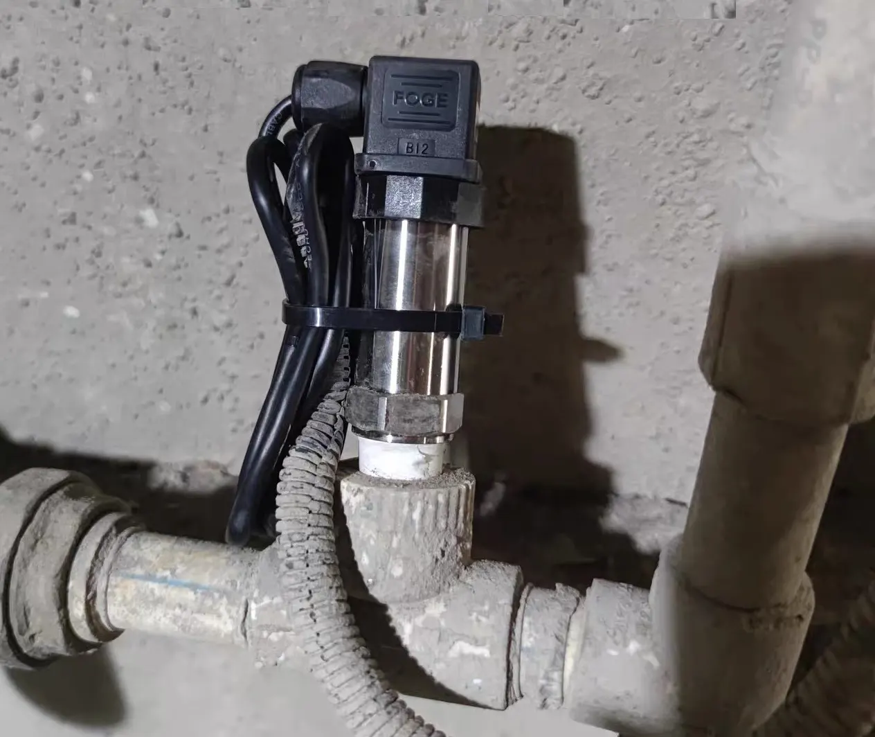 Pencil type pressure transmitter with 4 20mA output