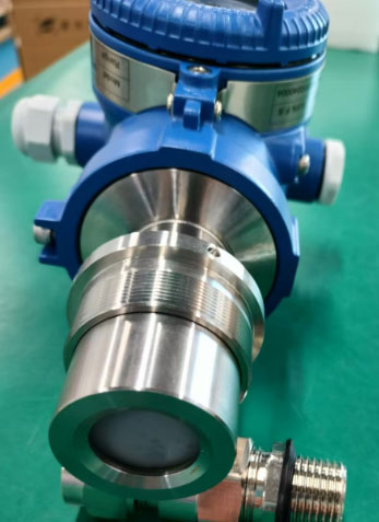 Half flat membrane structure of the pressure sensor